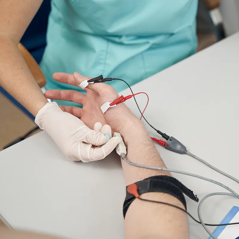 servizio di elettromiografia all’interno del polo medico delle Terme Santa Lucia Tolentino