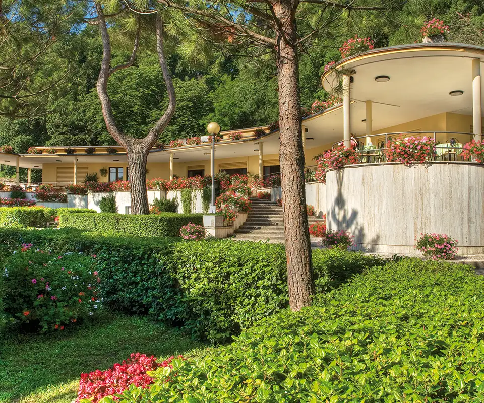 esterno delle terme marchigiane santa lucia a tolentino